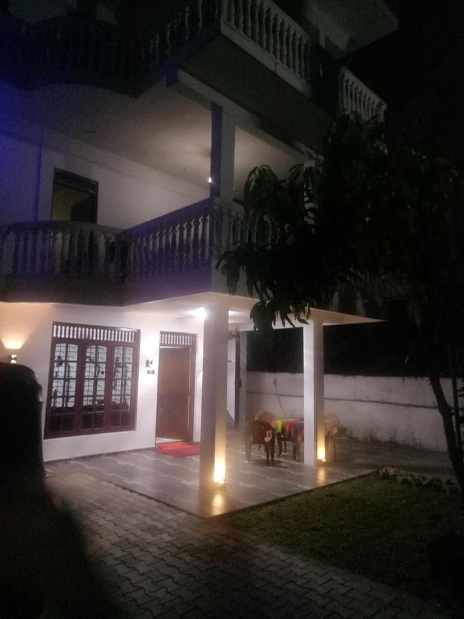 Hewage Resort 阿努拉德普勒 外观 照片