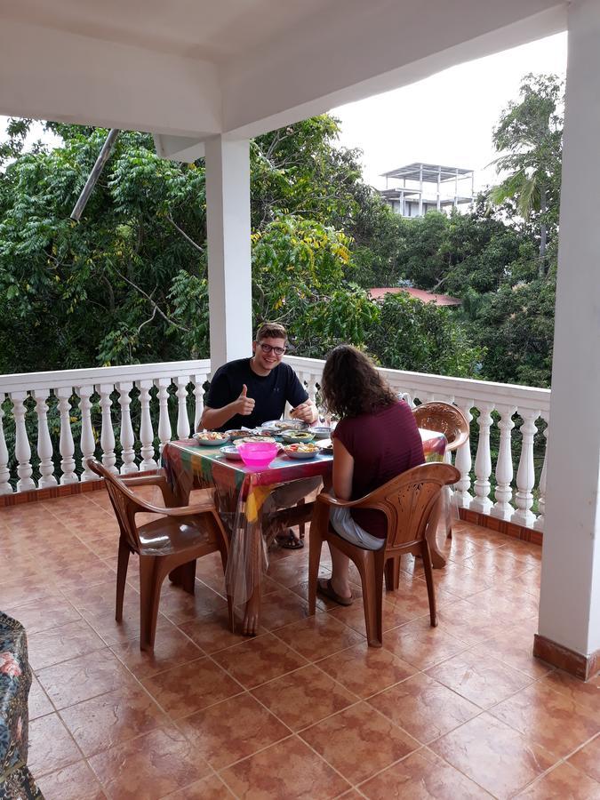 Hewage Resort 阿努拉德普勒 外观 照片